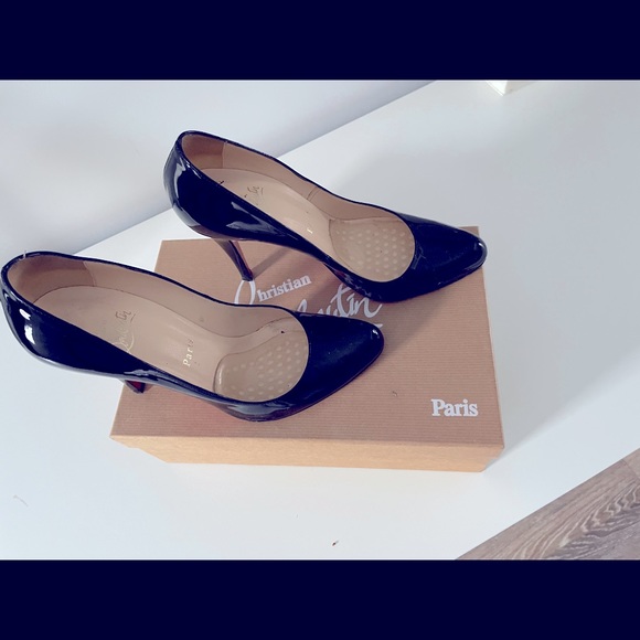 Christian Louboutin - Picture 6 of 7